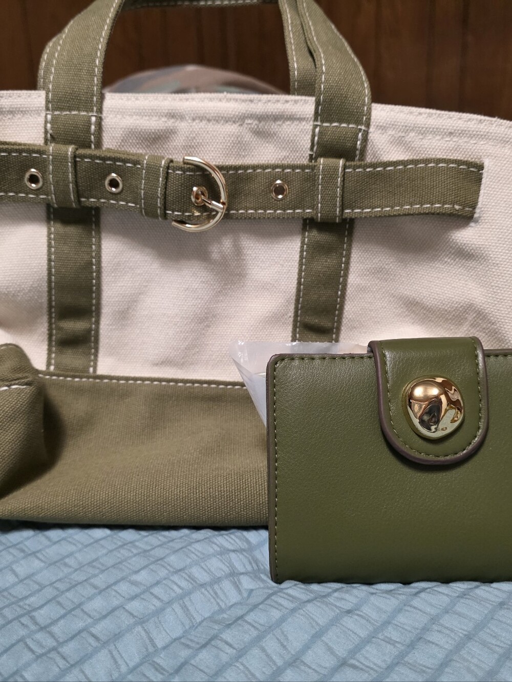 Universal Thread Olive Canvas Tote with Matching Olive Wallet